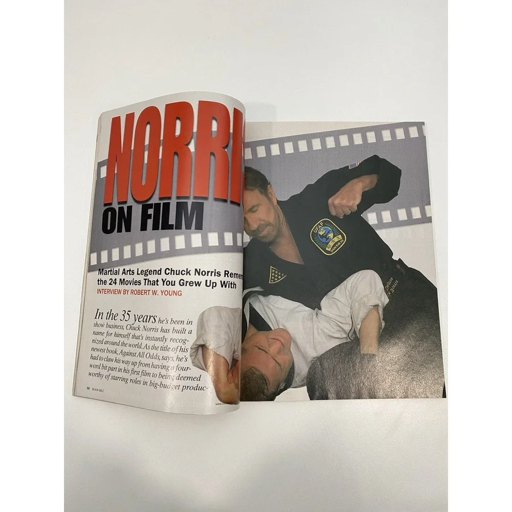 Black‎ Belt Magazine: November 2004 - Chuck Norris Frank Mir